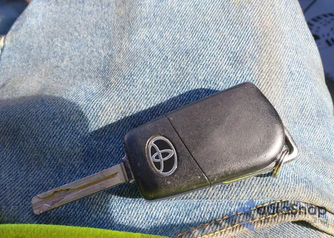 2020 Toyota Rav4 Le from USA, damaged, VIN 2T3F1RFV6LW095873